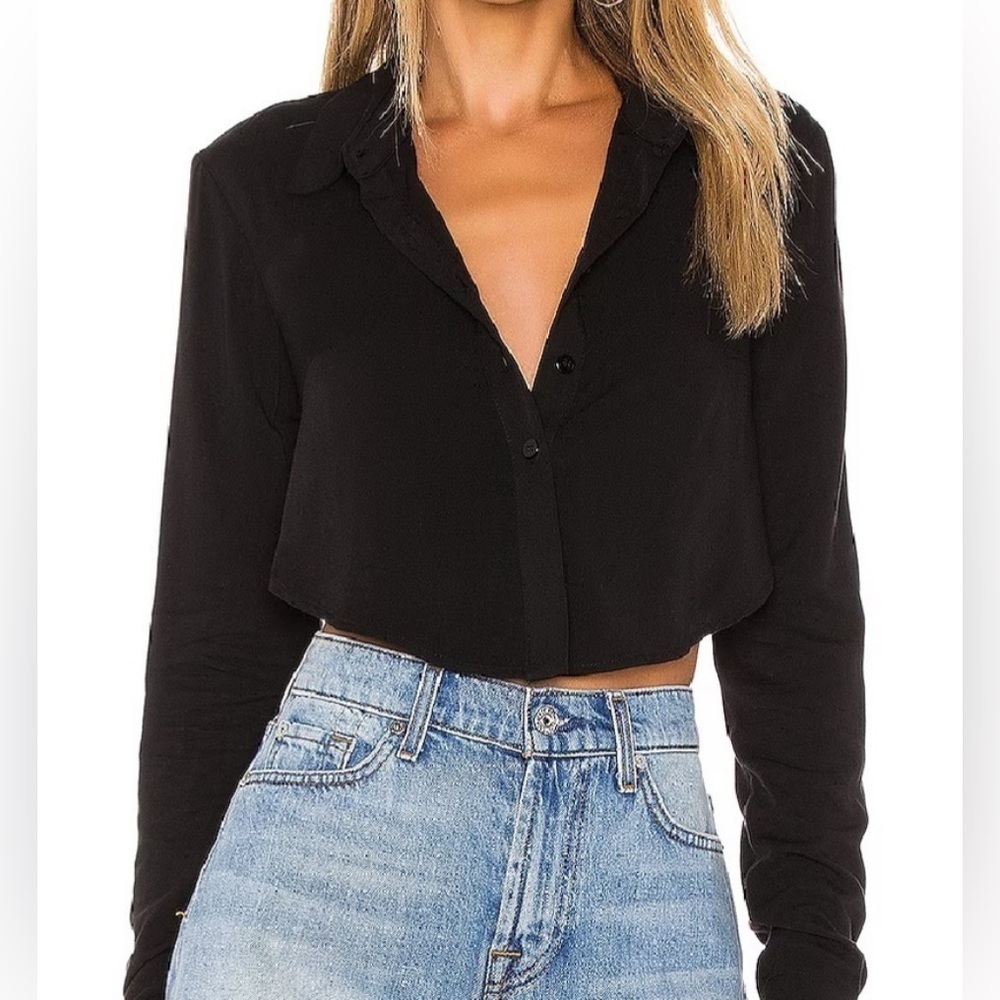 Superdown Black Cropped, open back, tie-back, Button-Down Shirt - size small